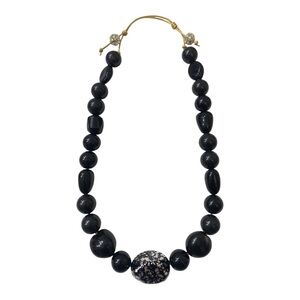 Single strand of chunky black resin beads necklace
